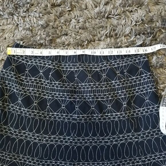 WDNY Blue Skirt with Embroidery Design sz 8 - Picture 11 of 12